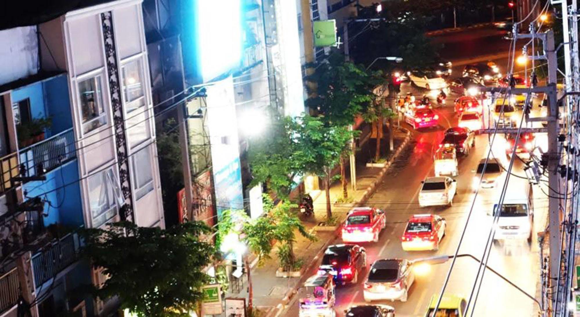 The Bavana Surawong Bangkok Hotel Exterior photo