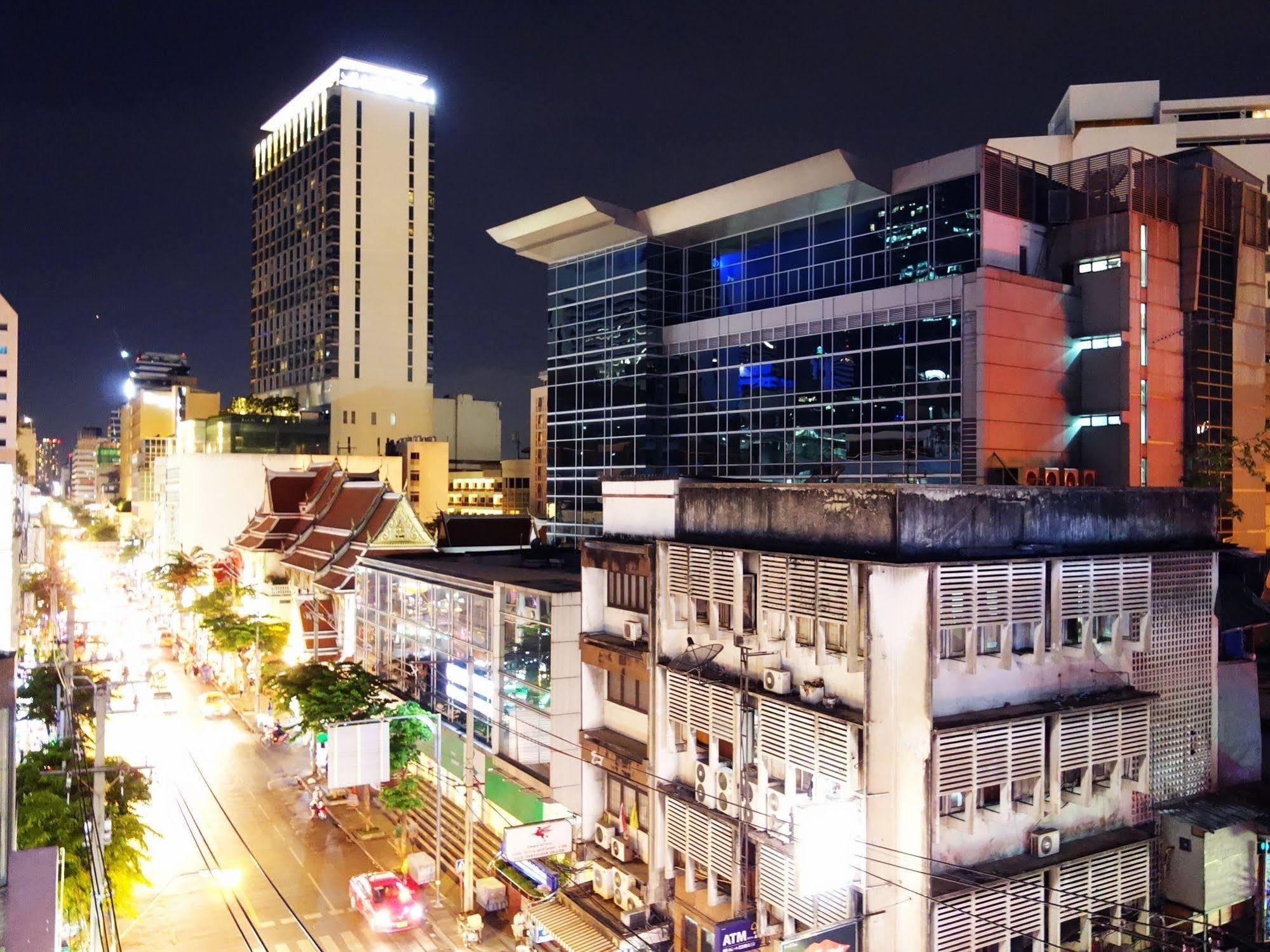 The Bavana Surawong Bangkok Hotel Exterior photo